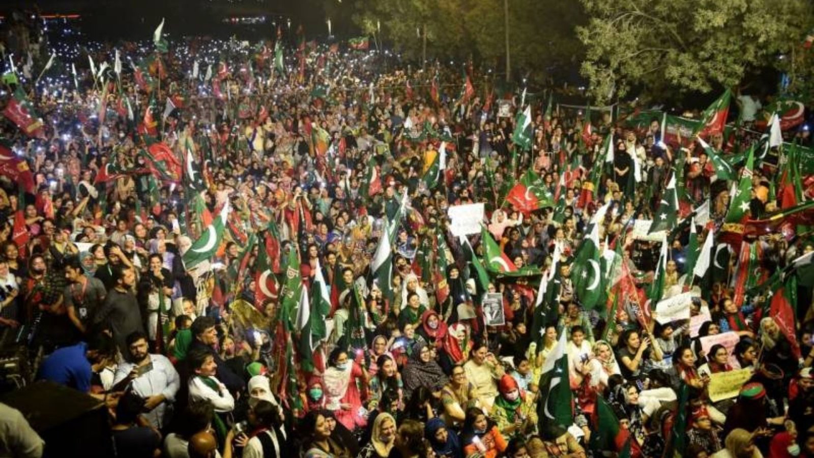 As the government issues a warning against violence, PTI changes the location of its rally in Islamabad